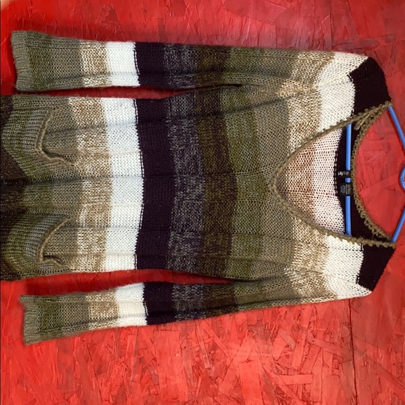 Knitted cozy sweater with two pockets - Picture 1 of 1